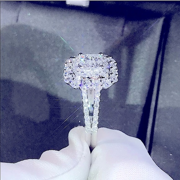 💍 New Simulated 💎 Sterling Silver Cubic Zirconia 💍 - Picture 2 of 5